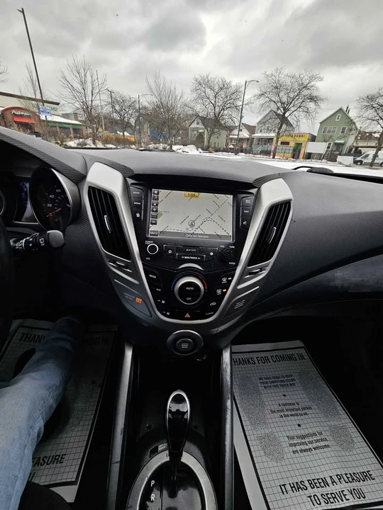 2017 Hyundai Veloster - Image 15 of 17