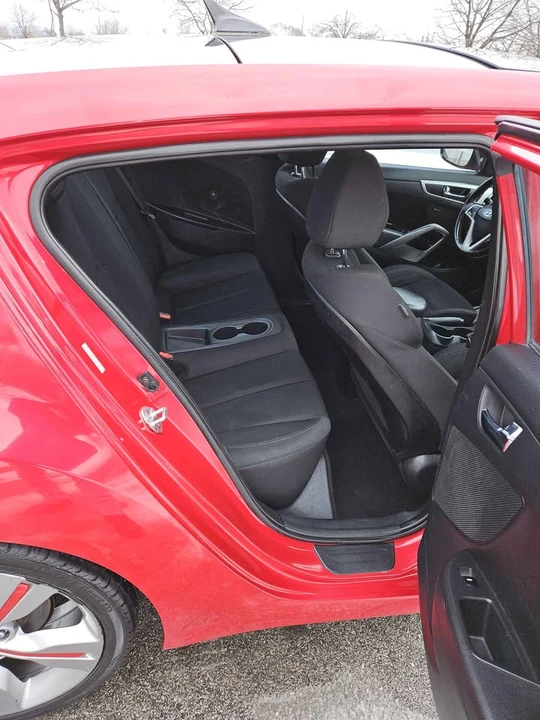 2017 Hyundai Veloster - Image 7 of 17