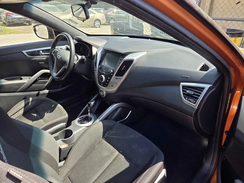 2017 Hyundai Veloster - Image 15 of 17
