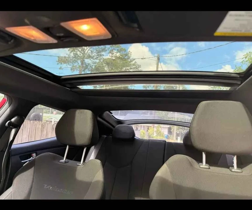 2017 Hyundai Veloster - Image 7 of 10