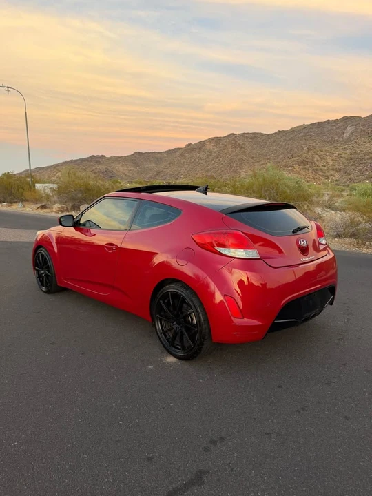 2017 Hyundai Veloster - Image 2 of 9