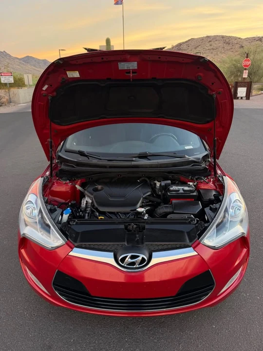 2017 Hyundai Veloster - Image 6 of 9