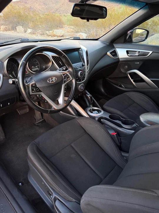 2017 Hyundai Veloster - Image 8 of 9