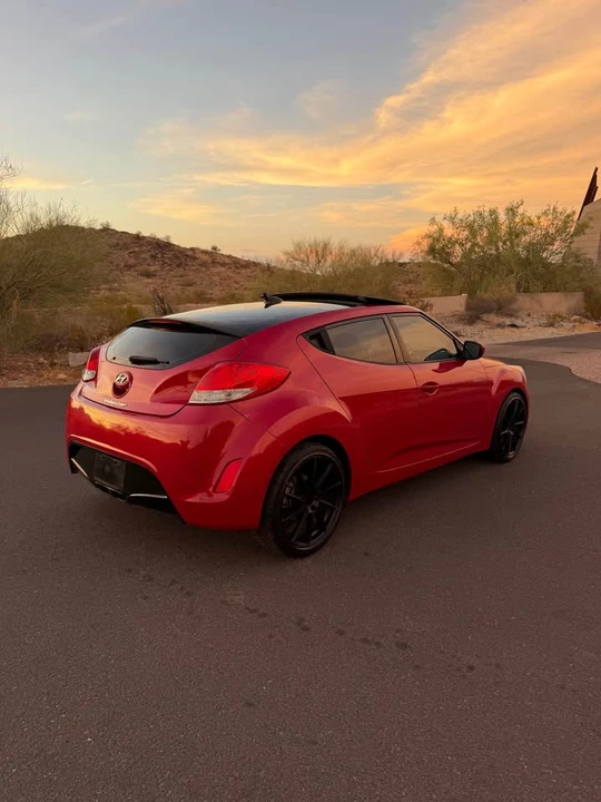 2017 Hyundai Veloster - Image 4 of 9
