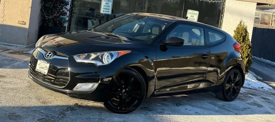 2017 Hyundai Veloster - Image 2 of 15