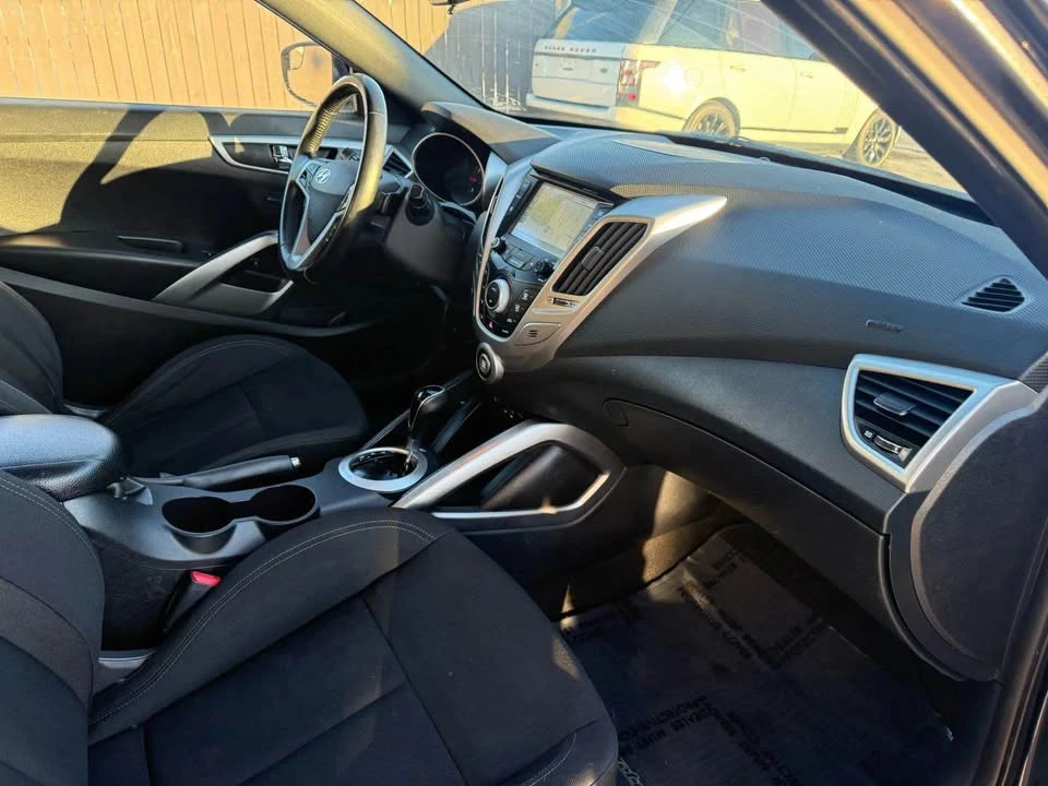 2017 Hyundai Veloster - Image 13 of 15