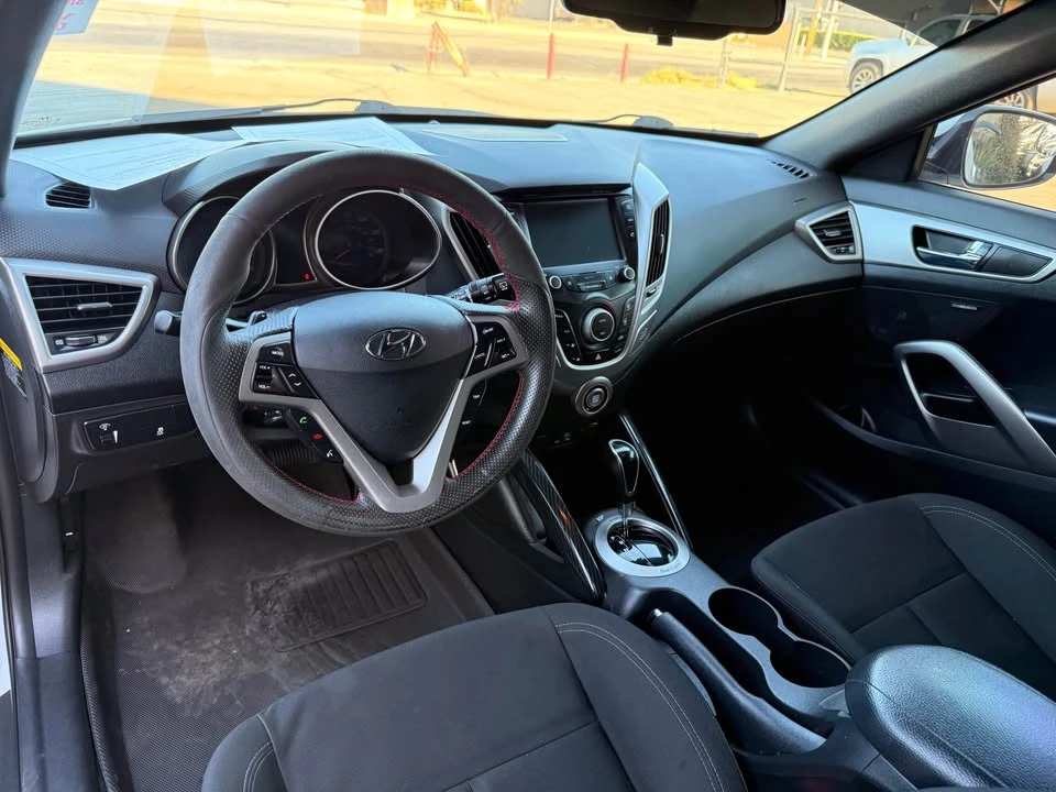 2017 Hyundai Veloster - Image 6 of 11