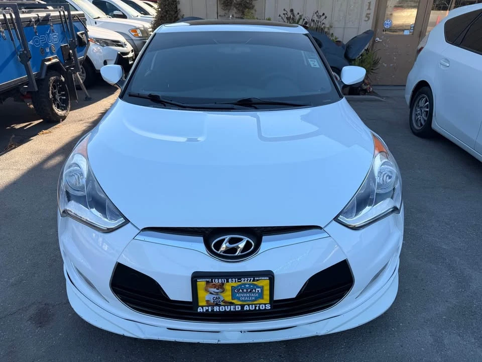 2017 Hyundai Veloster - Image 2 of 11