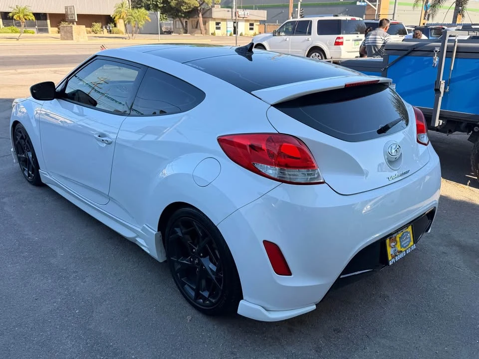 2017 Hyundai Veloster - Image 4 of 11