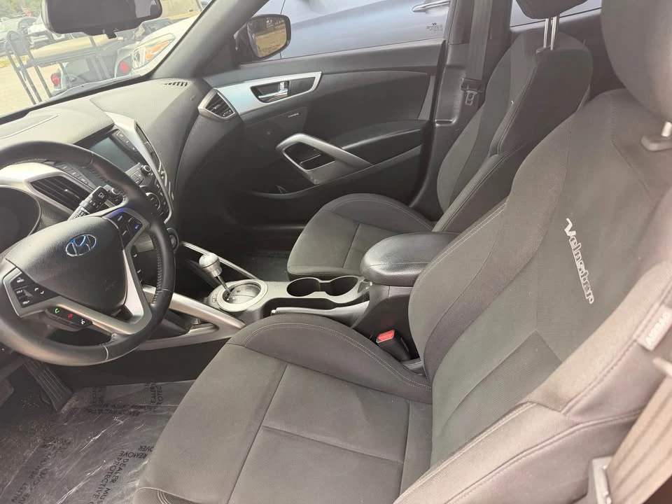 2017 Hyundai Veloster - Image 2 of 10