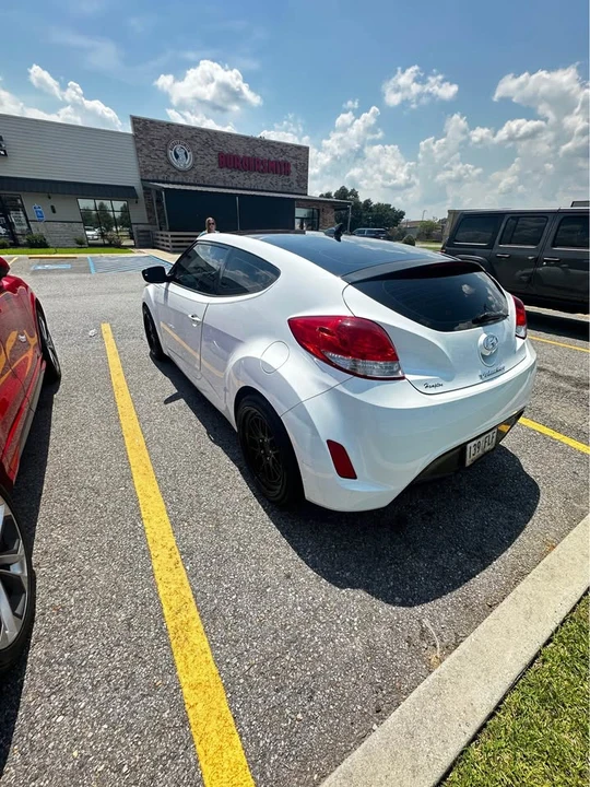 2017 Hyundai Veloster - Image 7 of 14