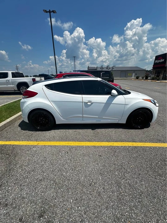 2017 Hyundai Veloster - Image 4 of 14