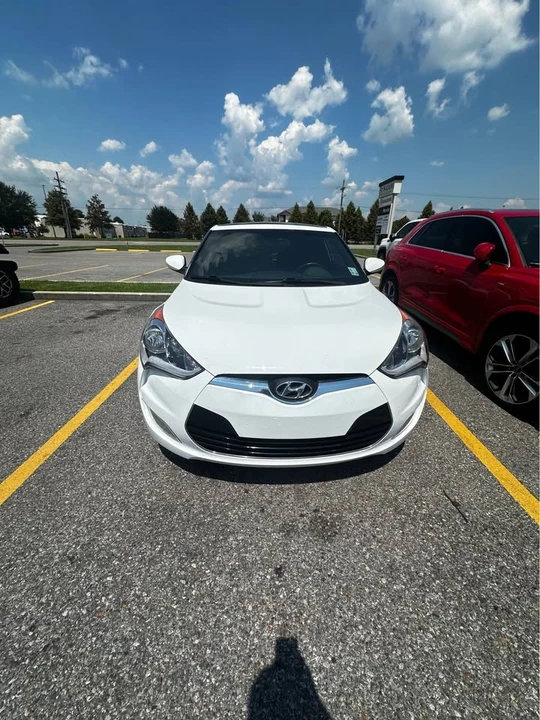 2017 Hyundai Veloster - Image 2 of 14