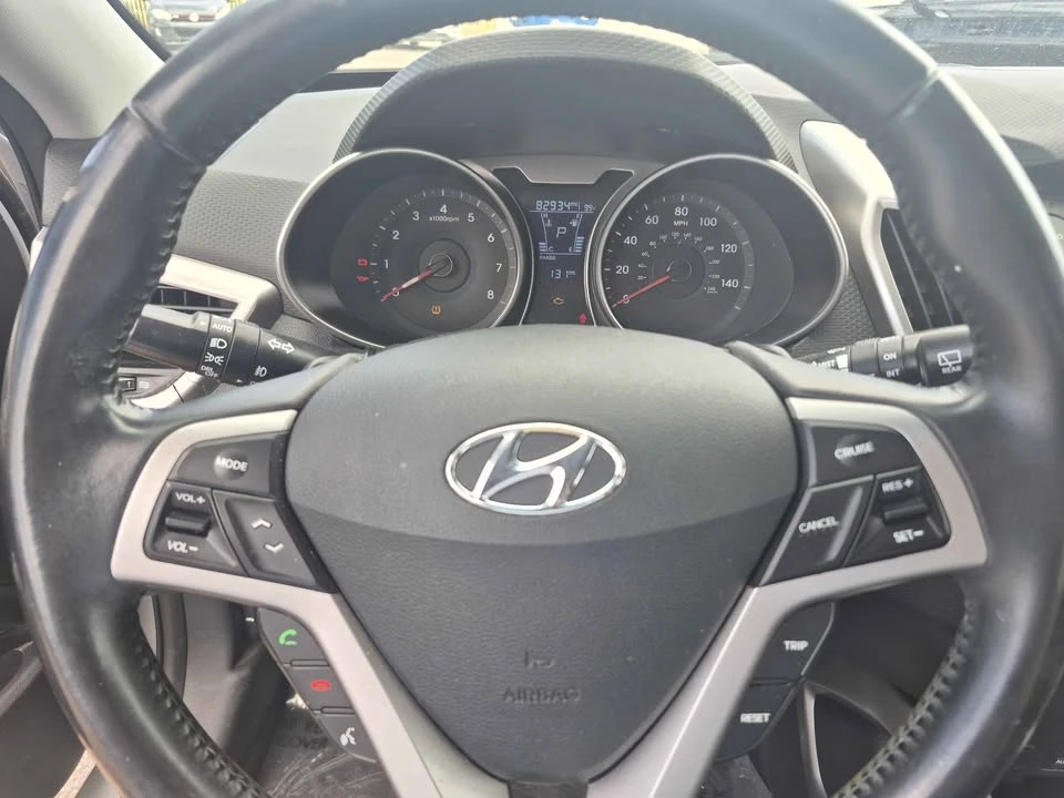 2017 Hyundai Veloster - Image 8 of 12