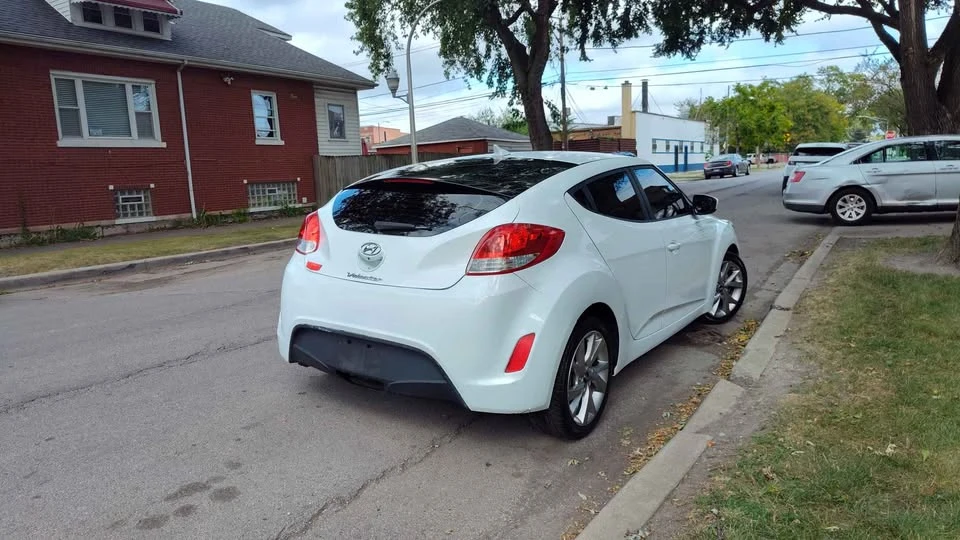 2017 Hyundai Veloster - Image 14 of 20