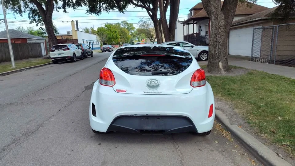 2017 Hyundai Veloster - Image 19 of 20