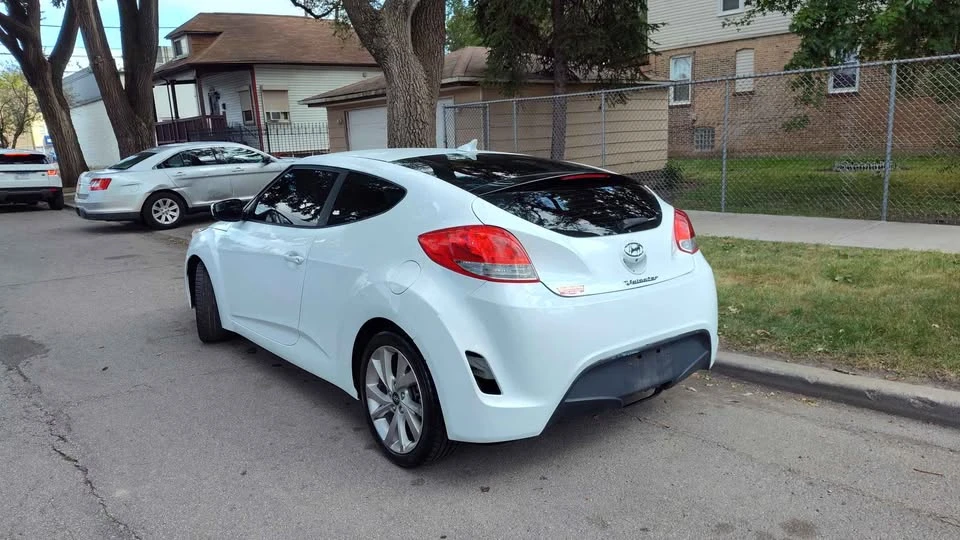 2017 Hyundai Veloster - Image 12 of 20