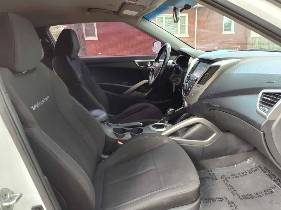 2017 Hyundai Veloster - Image 15 of 20