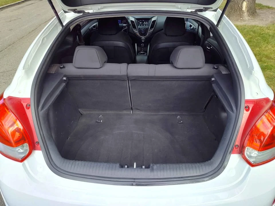2017 Hyundai Veloster - Image 13 of 20