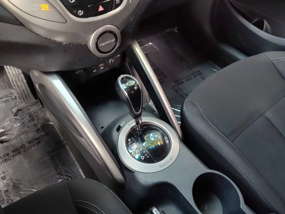 2017 Hyundai Veloster - Image 9 of 20
