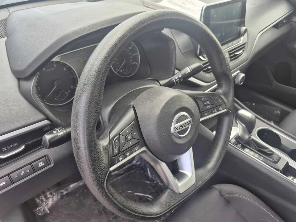 2017 Hyundai Veloster - Image 10 of 12
