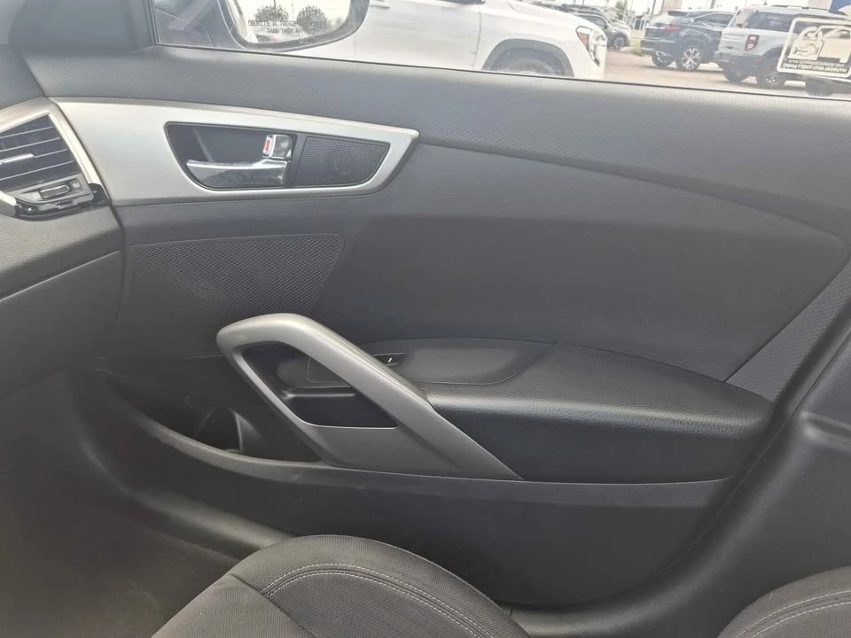 2017 Hyundai Veloster - Image 12 of 12