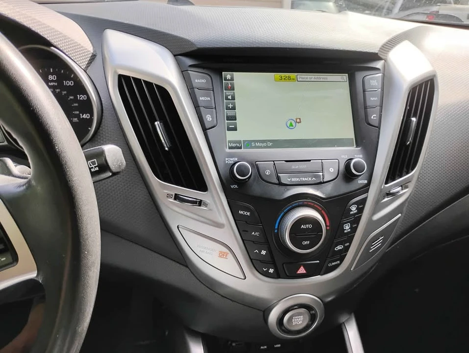 2017 Hyundai Veloster - Image 8 of 10