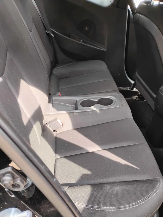 2017 Hyundai Veloster - Image 6 of 10