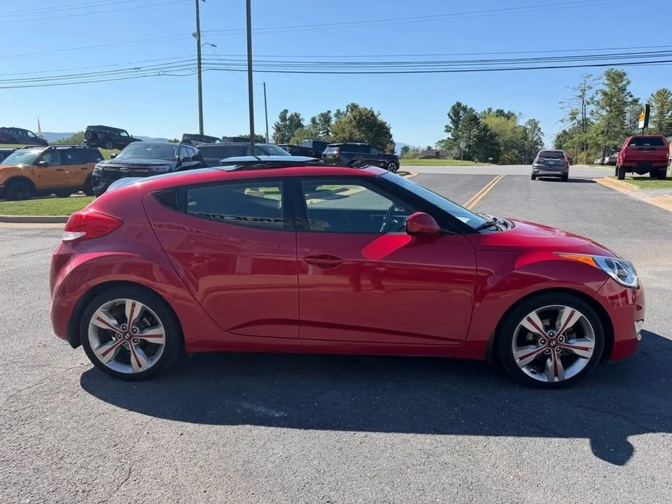 2017 Hyundai Veloster - Image 6 of 13