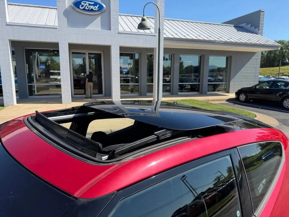 2017 Hyundai Veloster - Image 7 of 13
