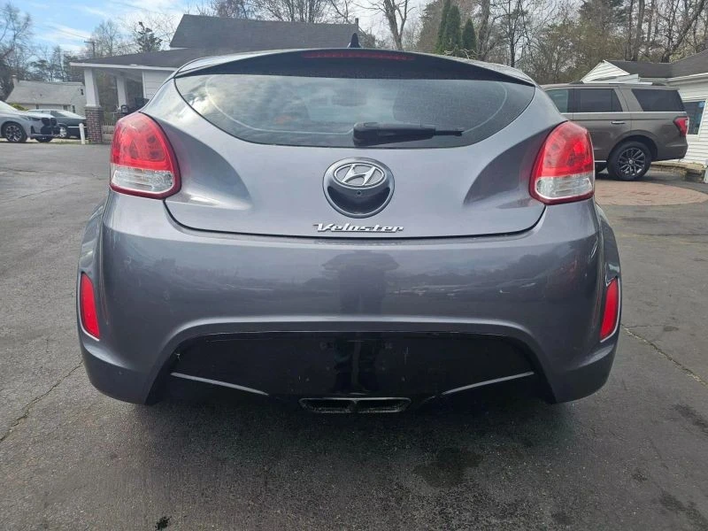 2017 Hyundai Veloster - Image 4 of 12