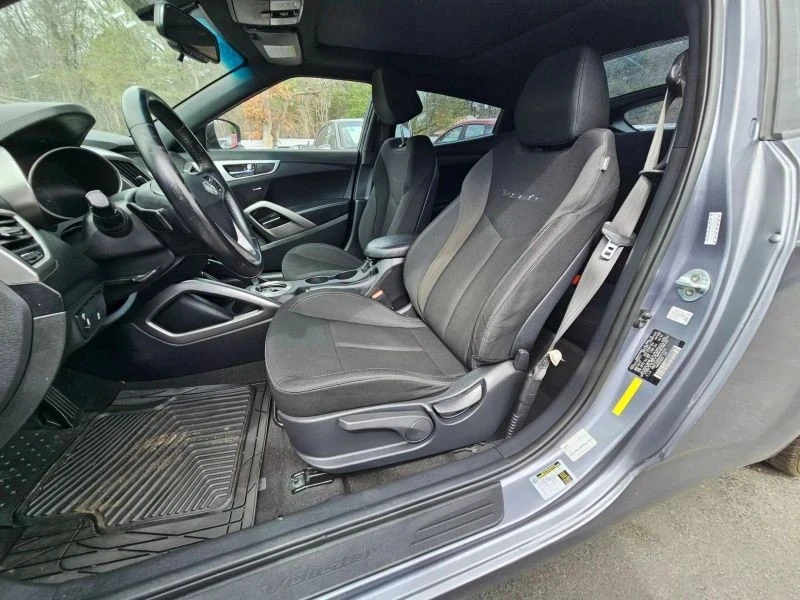 2017 Hyundai Veloster - Image 8 of 12