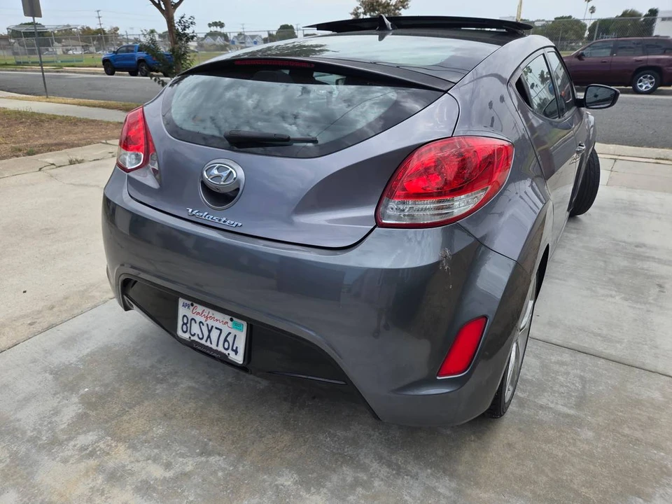 2017 Hyundai Veloster - Image 6 of 11