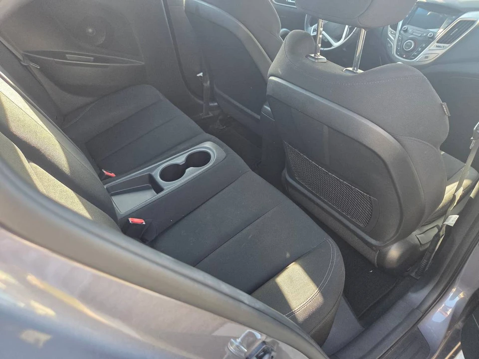 2017 Hyundai Veloster - Image 3 of 10