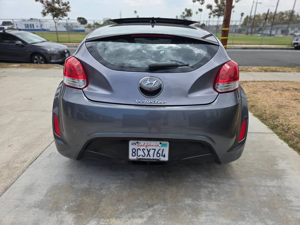 2017 Hyundai Veloster - Image 10 of 11