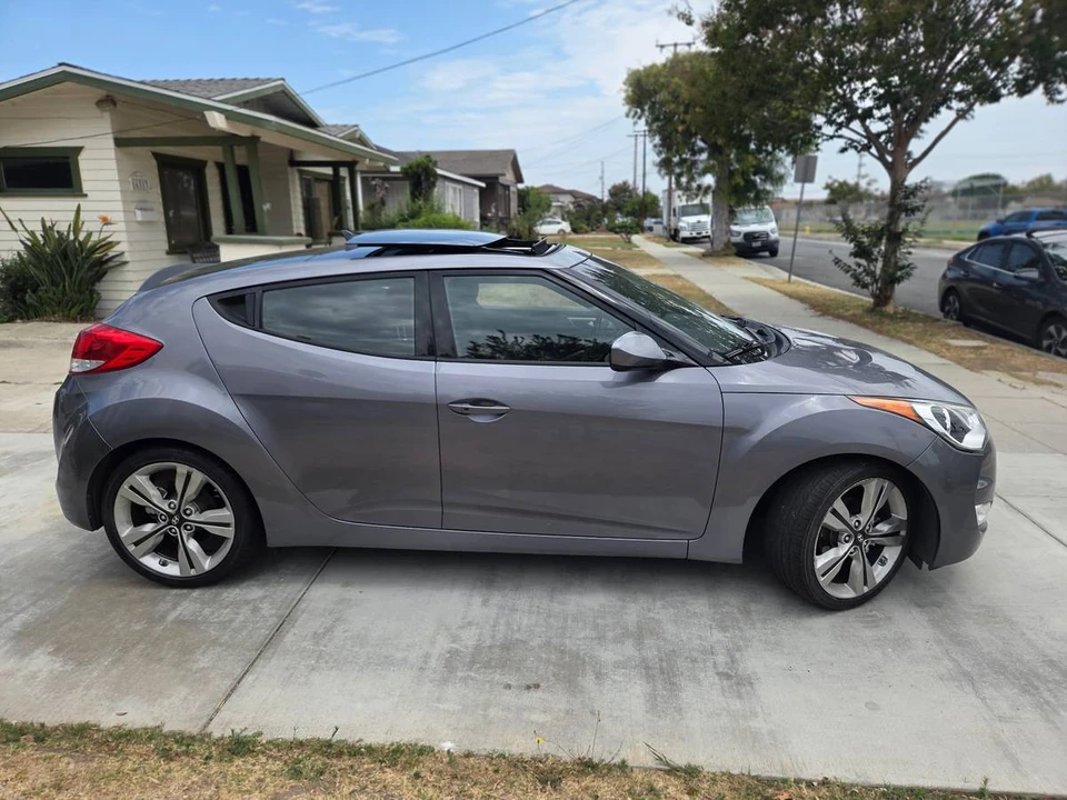 2017 Hyundai Veloster - Image 3 of 11