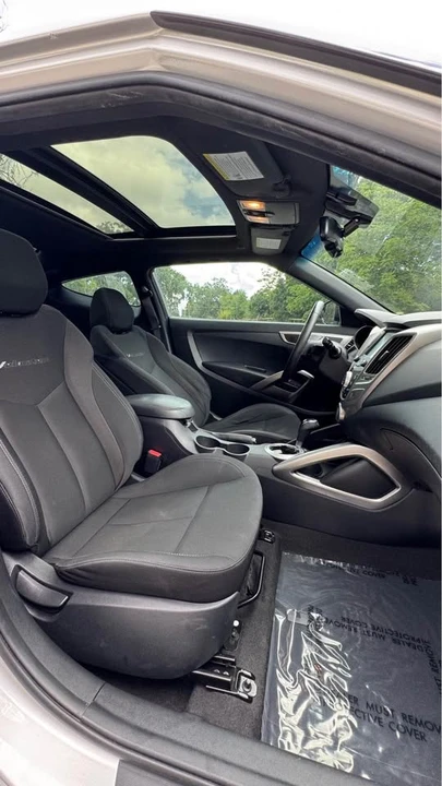 2017 Hyundai Veloster - Image 4 of 7