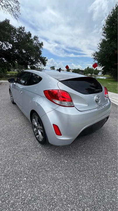 2017 Hyundai Veloster - Image 5 of 7