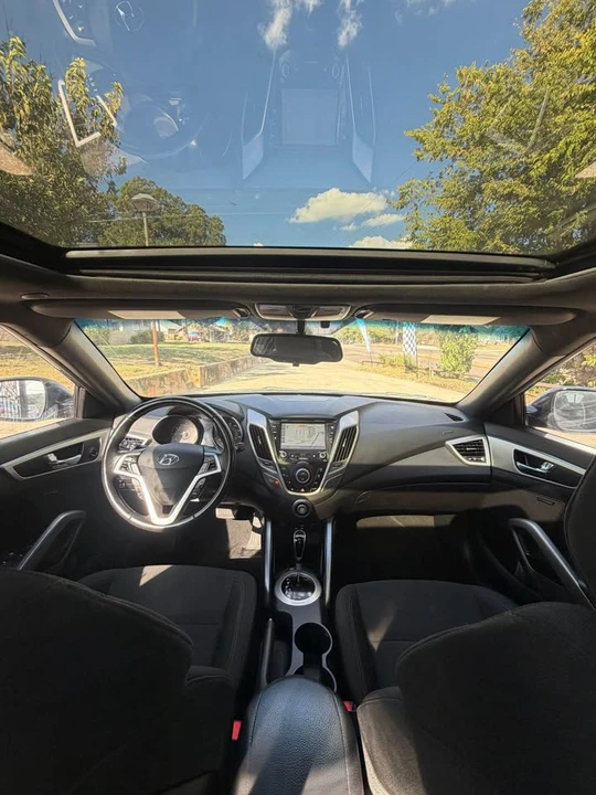 2017 Hyundai Veloster - Image 6 of 17