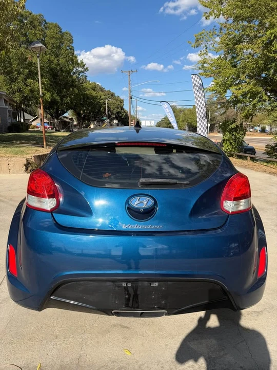 2017 Hyundai Veloster - Image 8 of 17