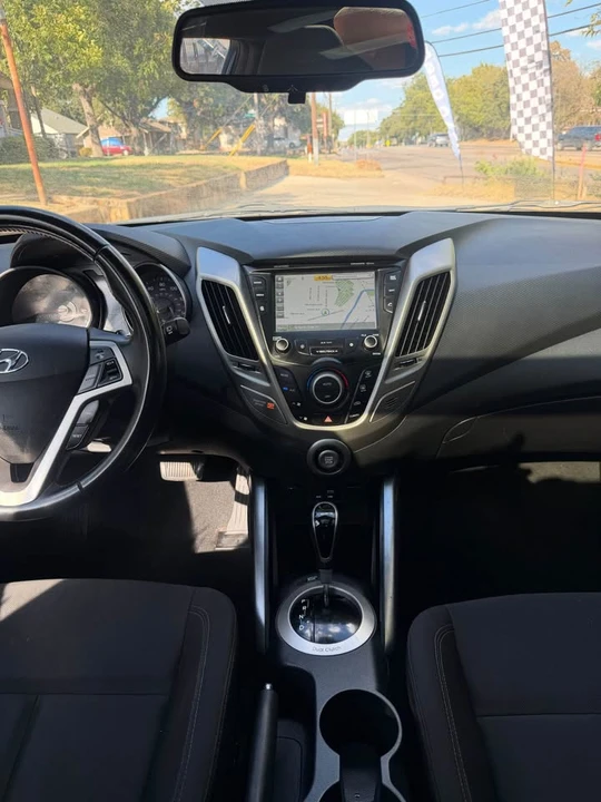 2017 Hyundai Veloster - Image 13 of 17