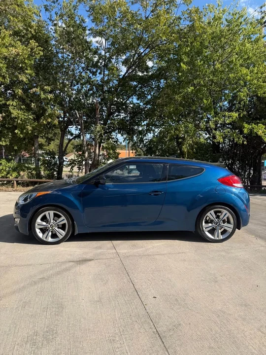 2017 Hyundai Veloster - Image 3 of 17