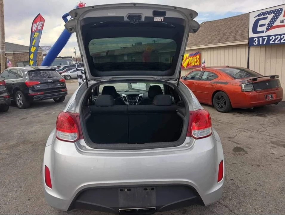 2017 Hyundai Veloster - Image 8 of 11