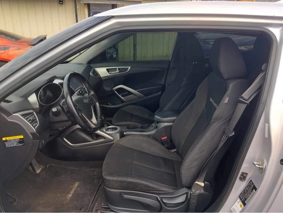 2017 Hyundai Veloster - Image 7 of 11