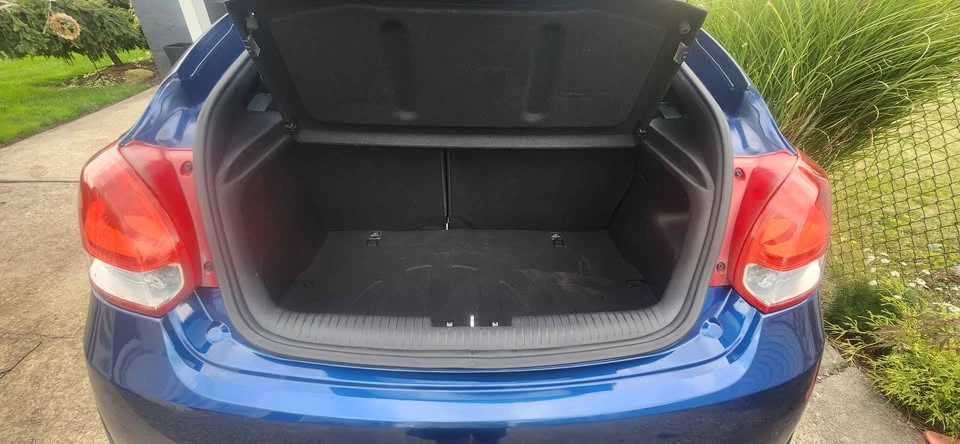 2017 Hyundai Veloster - Image 11 of 13