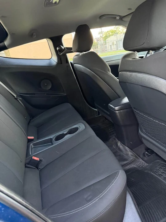 2017 Hyundai Veloster - Image 13 of 15