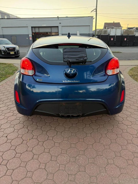 2017 Hyundai Veloster - Image 11 of 15
