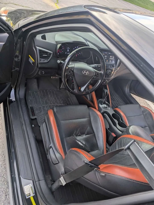 2017 Hyundai Veloster - Image 4 of 11
