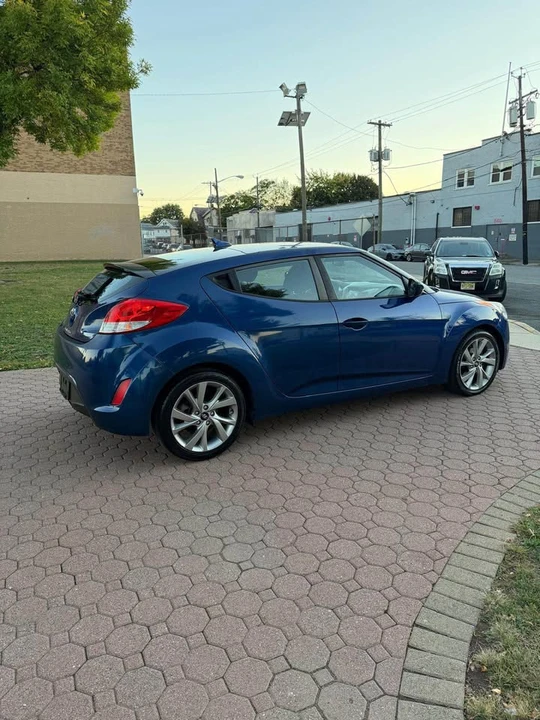 2017 Hyundai Veloster - Image 6 of 15