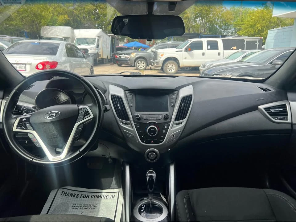 2017 Hyundai Veloster - Image 9 of 11